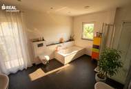 Familienidylle in Pfaffstätten - Geräumiges Einfamilienhaus mit Wohnkeller, Büro, Doppelgarage und Garten mit Pool