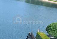 Keines Haus mit großem Garten - Nur einen Steinwurf vom Wasser entfernt