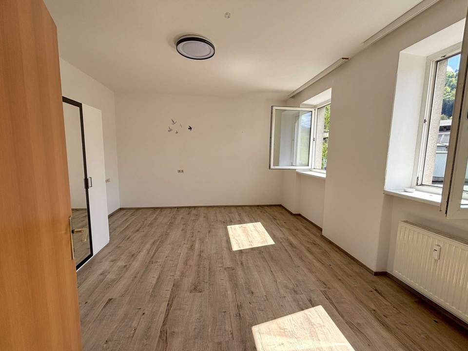 Helle 1-Zimmer-Wohnung mit Parkplatz in zentraler Lage zu vergeben!