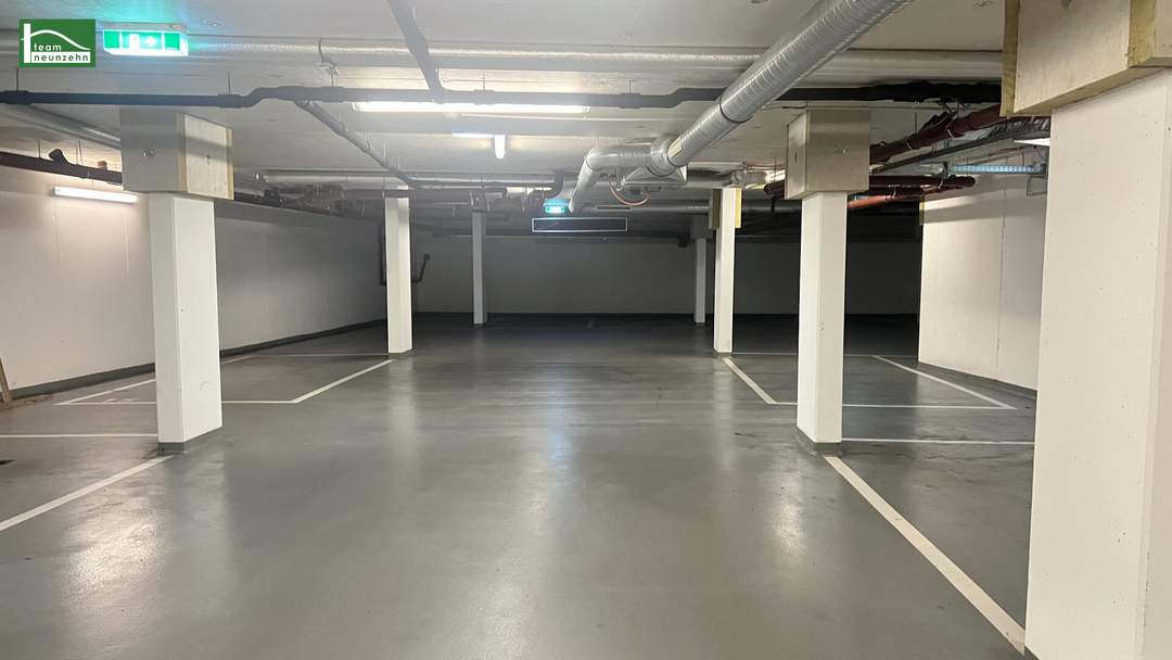 KFZ Platz in schöner/großer Tiefgarage mit Schlüssel &amp; Fernbedienung. (2,50 x 5,00)