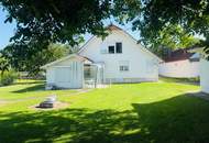 Villa mit Wintergarten und Nebengebäude