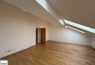Charmante 1-Zimmer-Dachgeschosswohnung in zentraler Lage | Servitengasse **VIDEOBESICHTIGUNG**