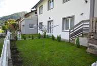 Wohnhaus mit zwei Einheiten und Donaublick