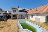 Geräumiges Einfamilienhaus mit Innenhof und Pool in Reichersdorf
