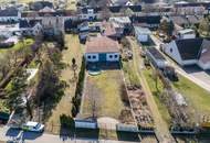 Charmantes Bauernhaus mit großem Grundstück, langgezogenem Hof, 2 Wohnungen und einem Swimmingpool