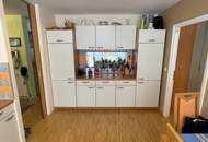 Attraktive 3 Raumwohnung mit Balkon, Küche & Carport!