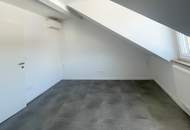 Modern sanierte Dachgeschosswohnung mit hochwertiger Klimaanlage