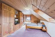 Zweistöckige Dachgeschosswohnung mit 5 Zimmern