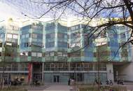 Argentinierstraße - repräsentativer 2 Zimmer Neubau mit Loggia und ca. 8.000m2 großen Park