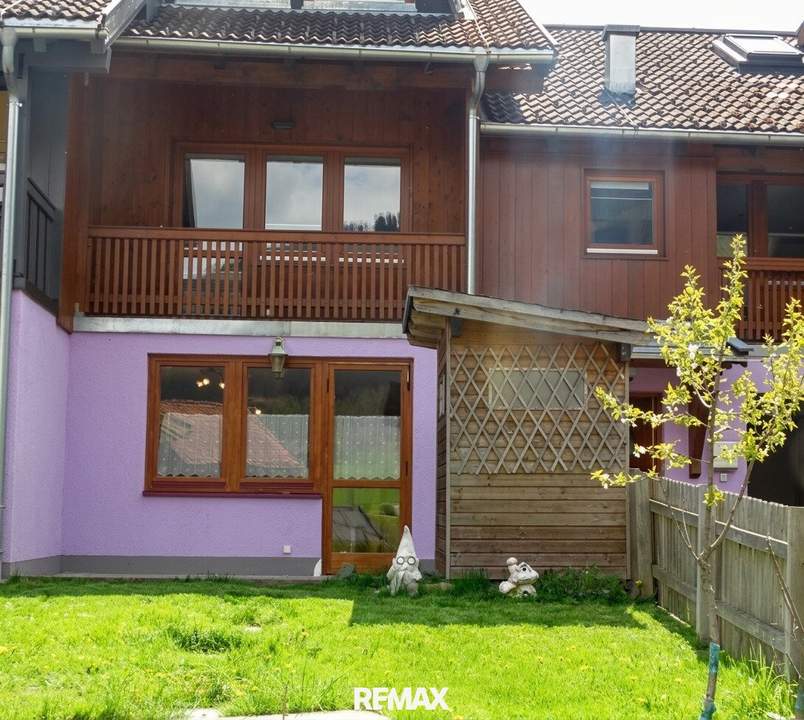 Familienfreundliches Reihenhaus mit Garten und Garage