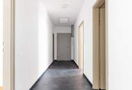 Geräumige 4-Zimmer-Wohnung mit Loggia nahe LKH – Renovierungsobjekt