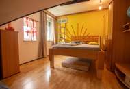 Großes Wohnhaus mit Heurigenlokal / 5 Gästezimmern und einem Miethaus