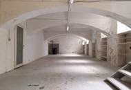 Helles Souterrain, alle Anschlüsse, Straßenzugang, Gebäude komplett saniert