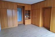 Großes Geschäftshaus mit Innenhof, Lager/Büro und Wohnung in Lockenhaus
