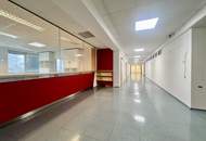 Gesamte 1. Etage in Bürogebäude bei U4 und U6! Vielfältige Möglichkeiten - Seminare, Kanzlei, Ordination, Studio uvm!