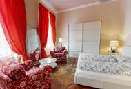 Unbefristet! ELEGANTE ALTBAUWOHNUNG, komplett möbliert, schönes Haus, hofseitiger Balkon, TOP LAGE!