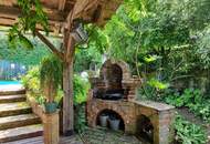 SEHR GERÄUMIGES EIN-ZWEIFAMILIENHAUS MIT STIL IN SONNIGER LAGE