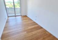 Zwischen Großstadt und Grashalm. Riesenbalkon / Riesenfreude! TOP Neubauwohnung mit viel Freiraum! Traumhafte Rundum-Terrasse + Ideale Raumaufteilung + Grün wohin das Auge reicht + Luftwärmepumpe!