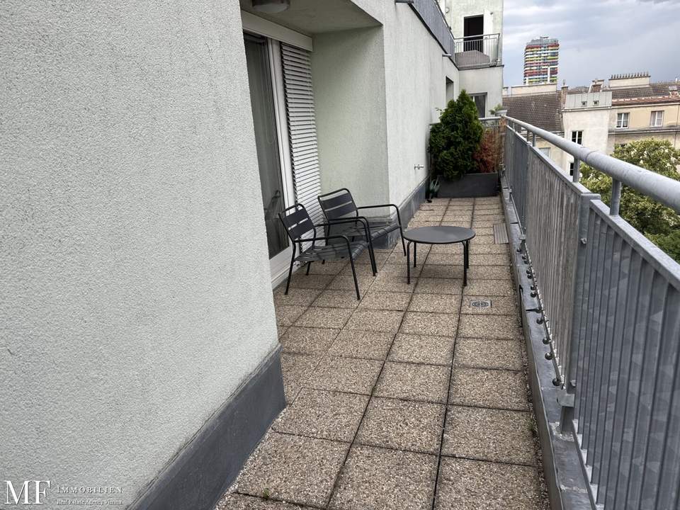 2 Zimmer DG mit 2 Terrassen, Garage, Klimaanlage