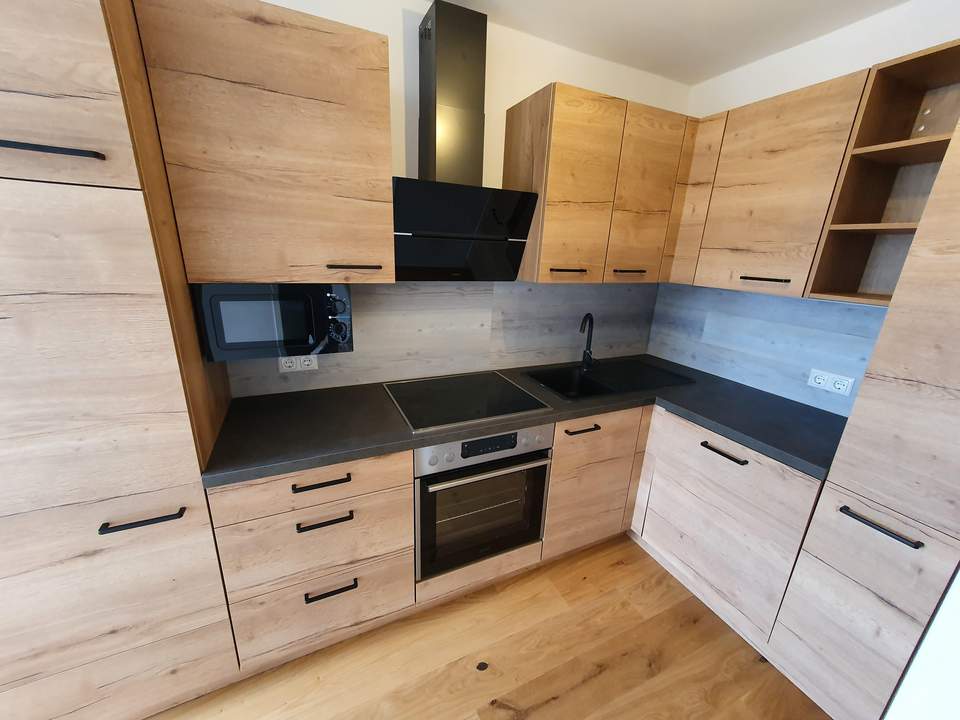 Helle 2,5-Zimmer Wohnung mit überdachtem Balkon