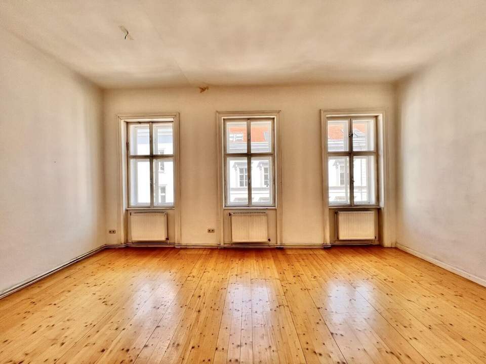 360 TOUR // DACHGESCHOSS-ALTBAUWOHNUNG IM BOTSCHAFTSVIERTEL