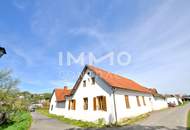 Sanierungsbedürftiger, traditioneller Vierkanthof - Idyllischer Innenhof – Erleben Sie im Innenhof Ihr open air Wohnzimmer