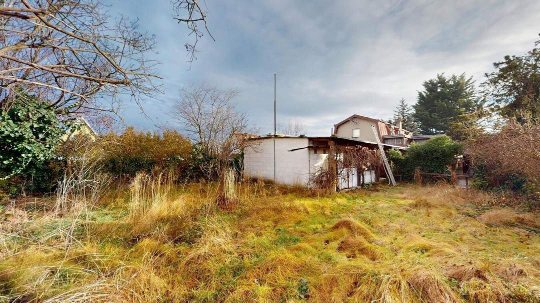 Bauträgergrundstück 725 m² mit Altbestand – Eßling, 1220 Wien