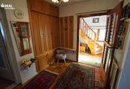 Geräumiges Wohnhaus mit schönem Garten