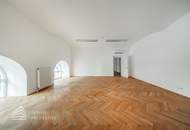 Geräumiges 5-Zimmer Altbau Büro in Toplage