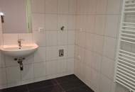 Kleines Büro im 1. Stock in repräsentativer Anlage am Stadtrand