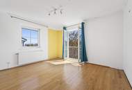 Ein Haus, viele Möglichkeiten | Großzügiges Zuhause mit zwei Wohnebenen und Ausbaureserve | 2 Küchen | Separate Eingänge | Garten mit viel Privatsphäre