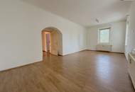Sanierungsbedürftige 74m2 Altbauwohnung mit enormen Potenzial, Carport &amp; großzügigem Keller – Ihr neues Zuhause in Graz! Innenhof-Balkon kann bewilligt werden!