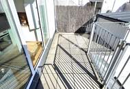 Fernblick auf der Terrasse - Weitblick beim Investment! Wohnen im Dachgeschoss mit WOW-Effekt! Traumhaft saniertes Altbauhaus + Hofseitige Terrasse + Tolle Infrastruktur und Anbindung + Lebensqualität pur!