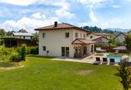 Wohnhaus mit Pool in ruhiger Lage