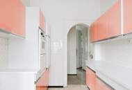 3-ZIMMER-ALTBAU - SANIERUNGSBEDÜRFTIG IN TOP LAGE!