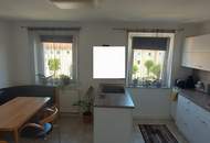Attraktives Wohnumfeld und helle Atmosphäre im obersten Stockwerk: moderne 3-Zimmer-Wohnung überzeugt mit großzügigen Räumen, viel Tageslicht und hohem Wohnkomfort!