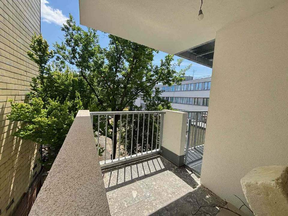 *Summer Special* - URBANER ERSTBEZUG MIT BALKON + SAUNA in 1150 Wien