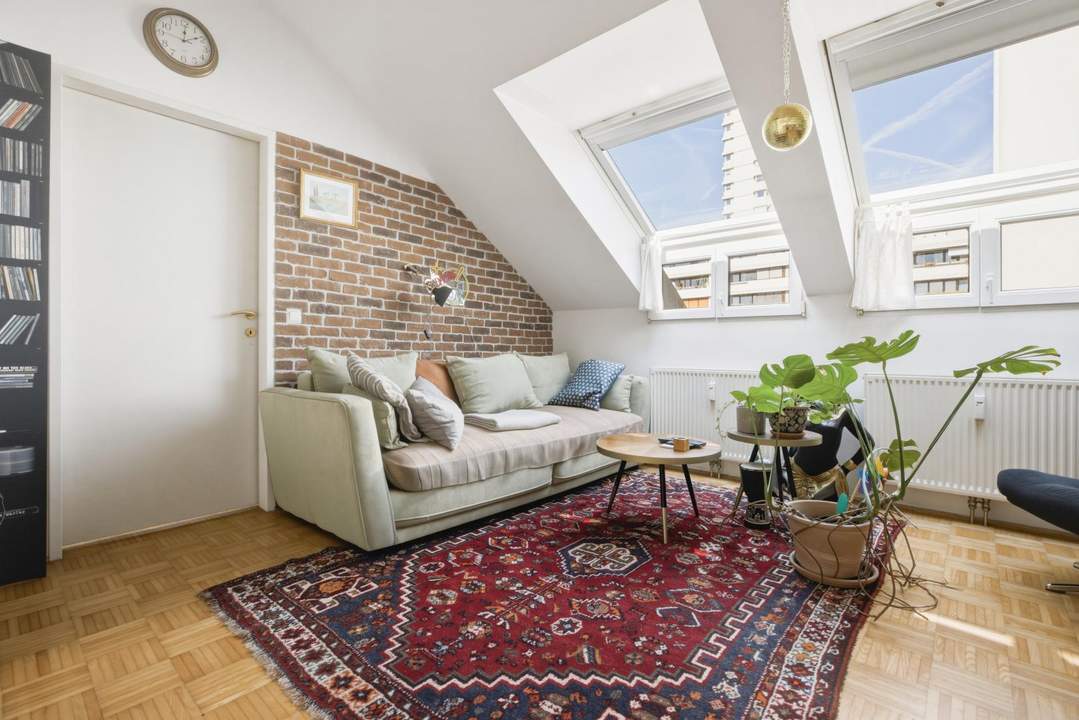 Helle 2-Zimmer-Dachgeschosswohnung mit Lift und Klima nahe Lentia-City