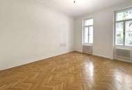 KARLSPLATZ: Zentral gelegenes 4-Zimmer-Altbaubüro !