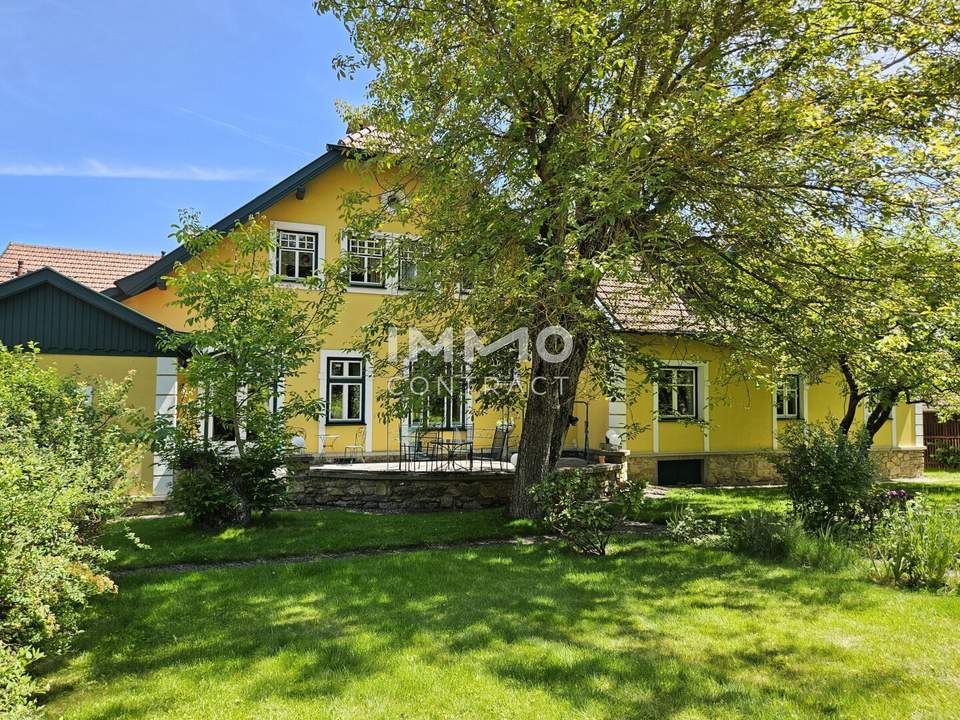 Villa in Kombination mit Praxis, Büro oder 2. Wohneinheit auf großem Grundstück - mit Erweiterungspotenzial für Investoren