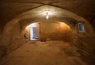 Historischer, renovierter Keller mit eigenem Außeneingang!