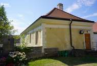Ehemaliges Pfarrhaus mit großem Gartengrundstück