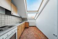 Sanierungsbedürftige 2,5-Zimmer-Dachgeschoßwohnung mit Potenzial!