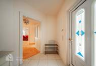 Beeindruckende Villa mit gepflegtem Garten und Pool