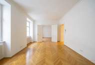 WIENER KLASSIK IM GÖTTWEIGERHOF: Topsanierte Altbauwohnung mit prachtvollem 70 m² großen Wohnsalon