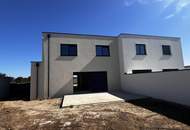 "Neu errichtete moderne Doppelhaushälfte"