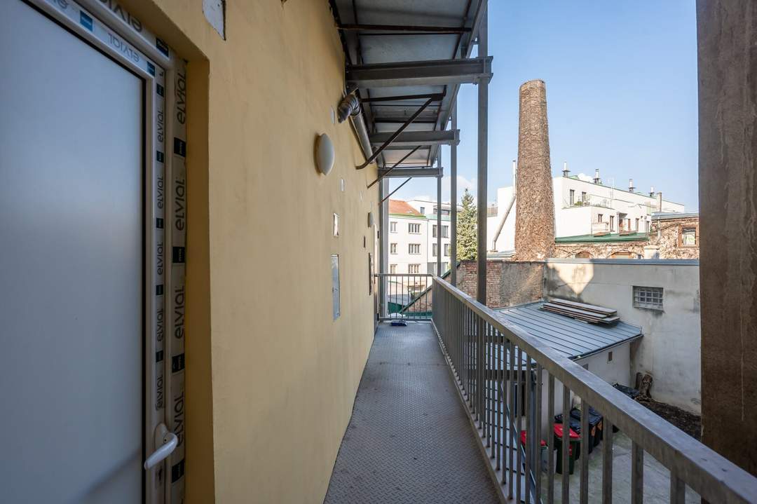 ++NEU++ 2-Zimmer Altbau-Wohnung (sanierungsbedürftig) - gut adaptierbarer Grundriss