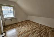 2-Zimmer, Dachgeschoßwohnung mit Schrankraum extra Küche