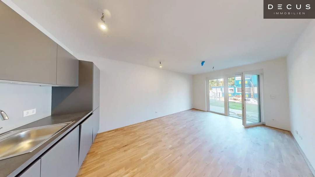 / EIGENGARTEN / 2 ZIMMER / TERRASSE / VERFÜGBAR AB SOFORT