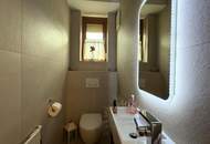 Exklusive Wohneinheit im Eckreihenhaus mit Luxusgarten &amp; Pool // Exclusive unit in a corner townhouse with a luxurious garden and pool //
